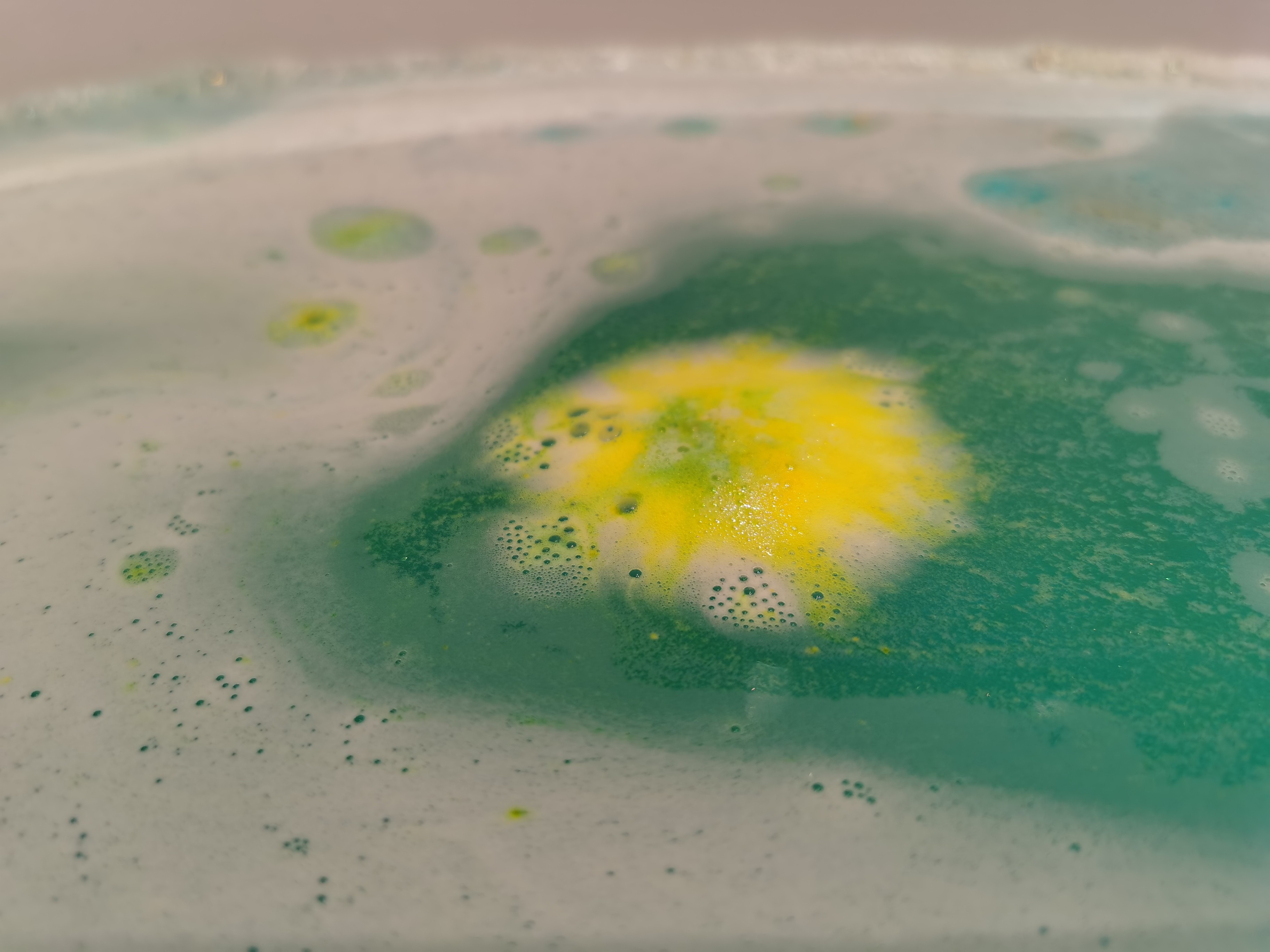 yellow embed from the Golden Wonder Bath Bomb by Lush