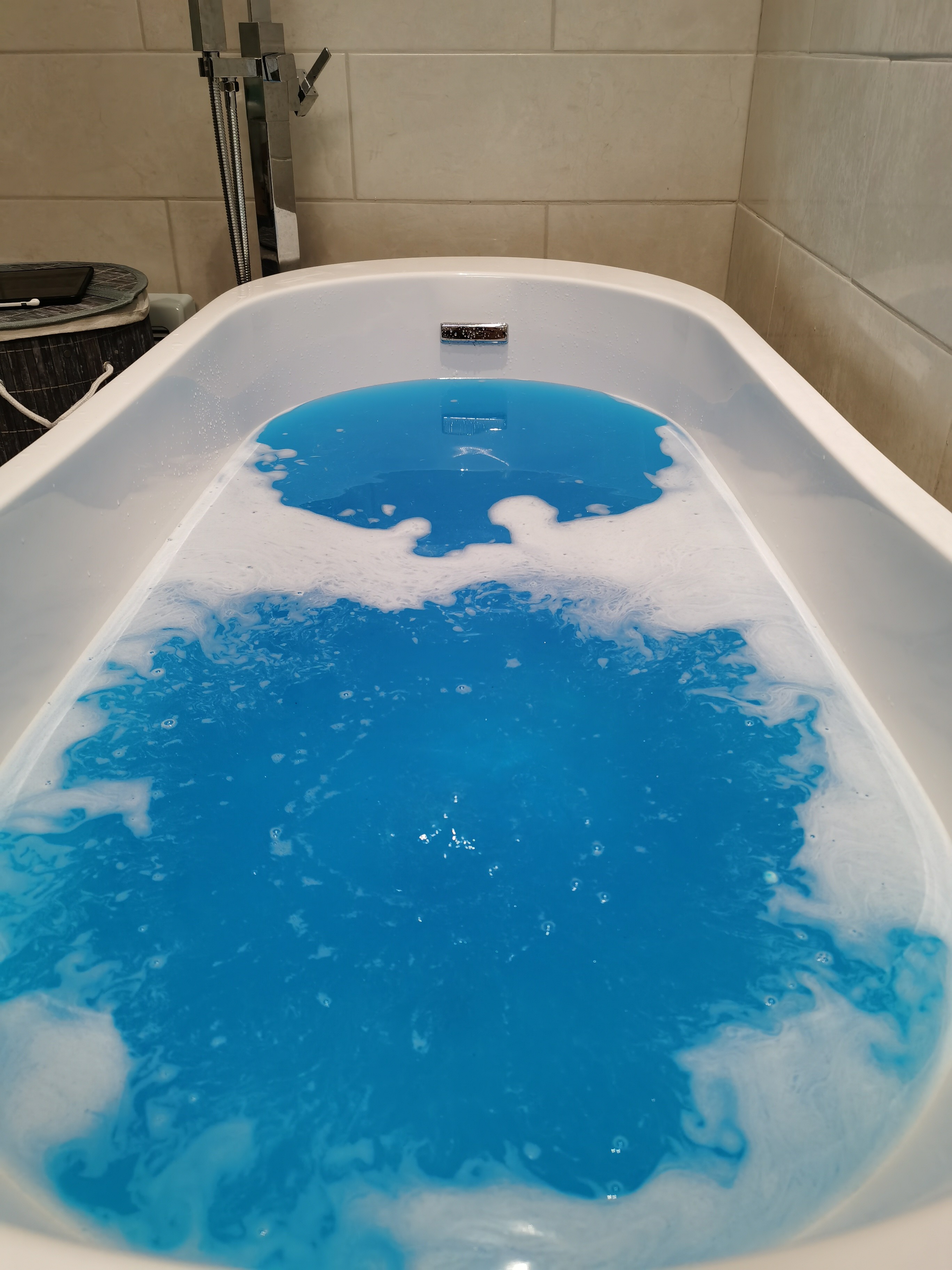 shoot for the stars bath bomb by lush