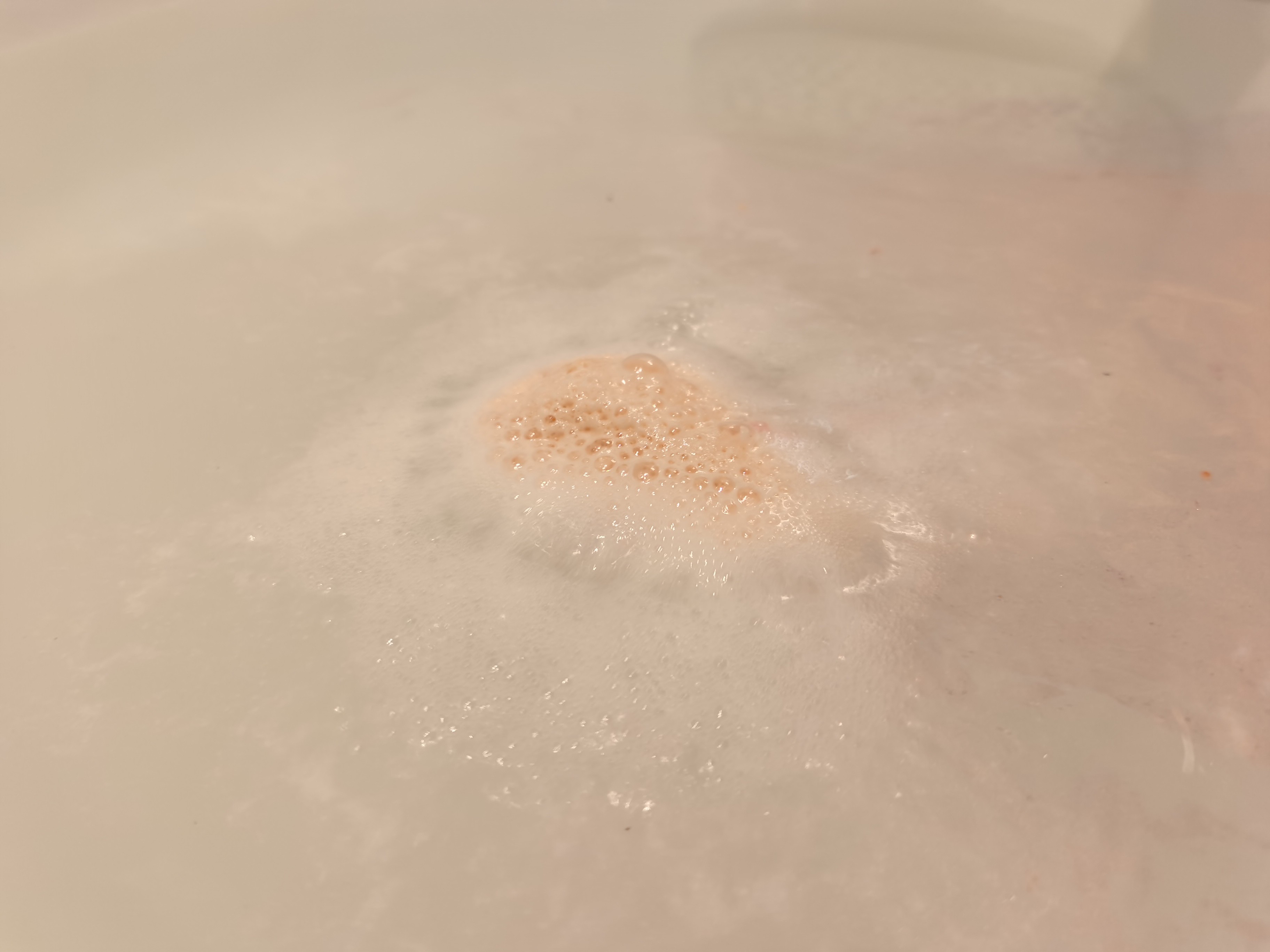 bath bomb with pearl inside