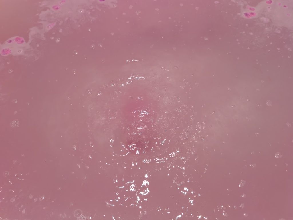 Sex Bomb Bath Bomb pink bathwater bubbling