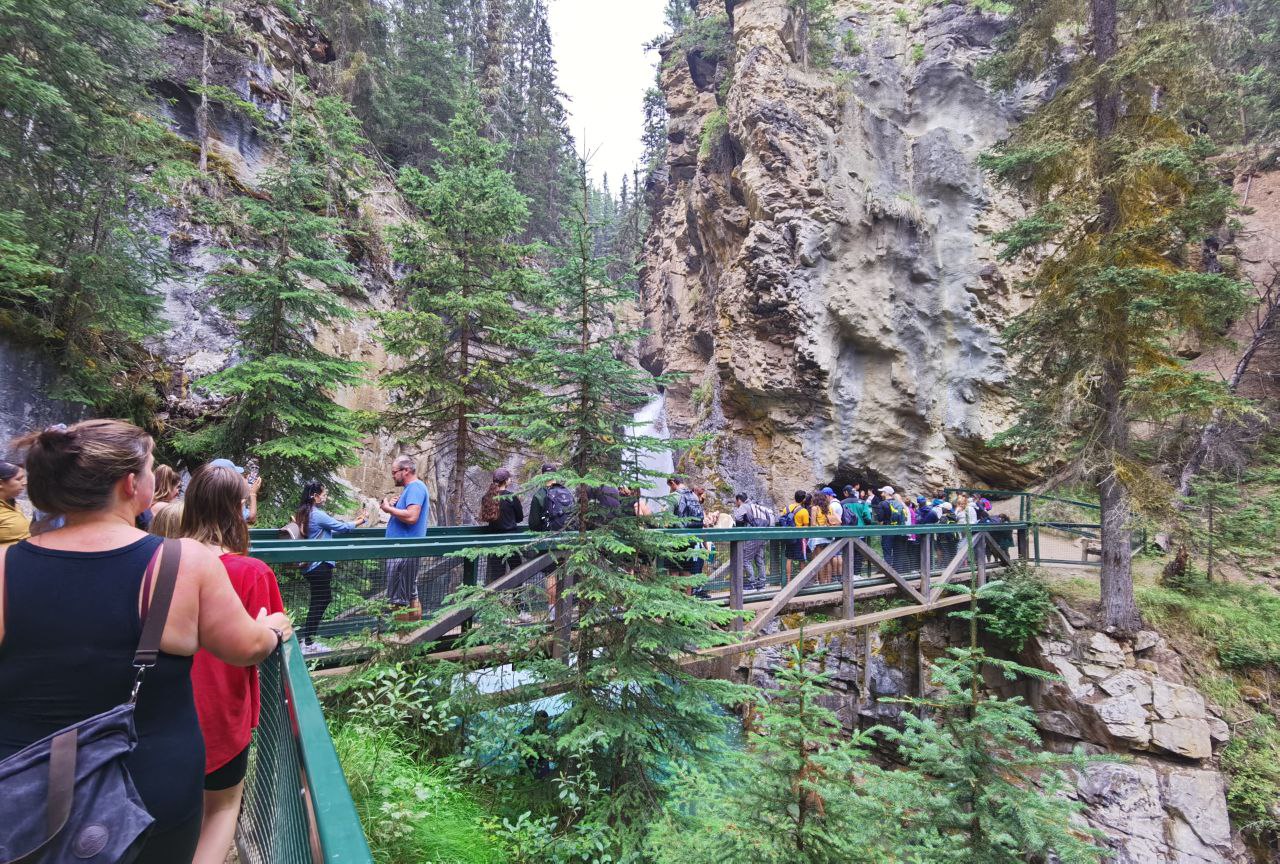 Crowds at Johnston Canyon Trail