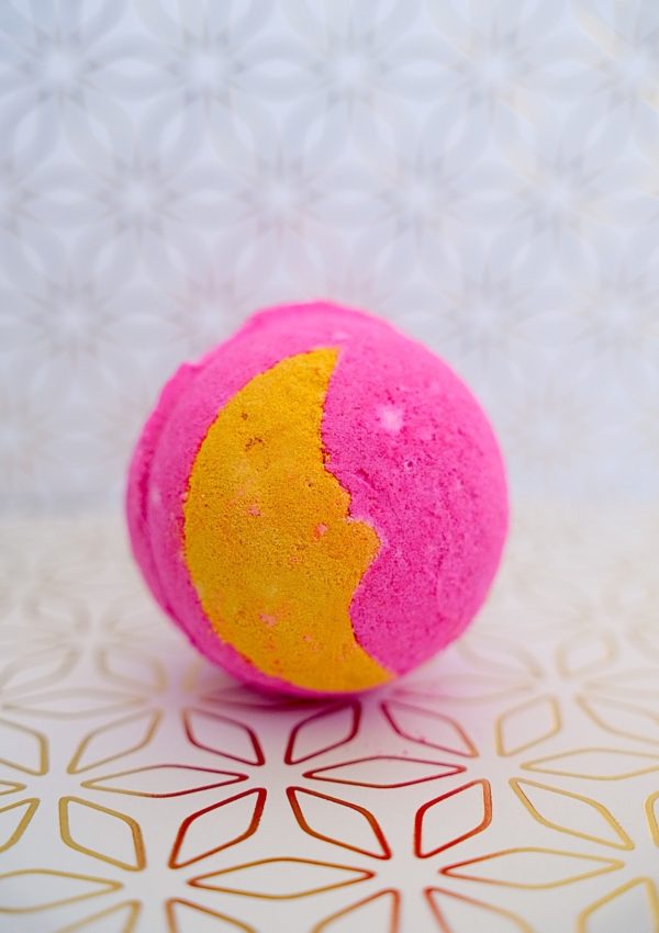 Angels Delight Bath Bomb by Lush